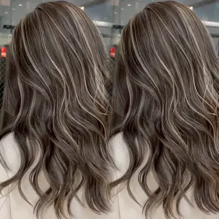 ロング カラー 表参道/ハイライト バレイヤージュのヘアスタイル