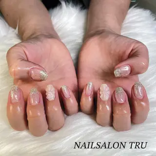 ネイル 𝐼𝑁𝑂𝑈𝐸 𝑀𝐼𝐴のネイルデザイン