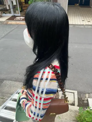 カラー 岡部 京香のヘアスタイル