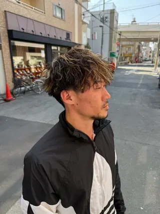 ショート カラー パーマ メンズ 中嶋 紘夢のヘアスタイル