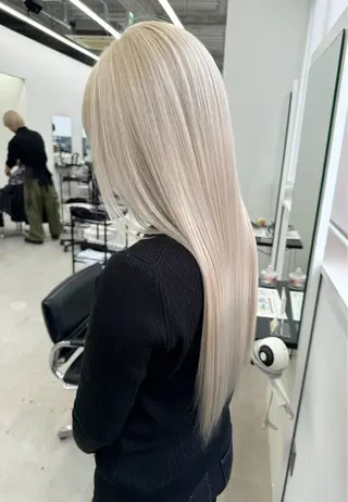 セミロング カラー 新美 蓮のヘアスタイル