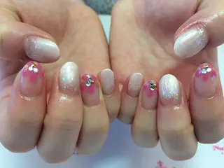 ネイル ネイルリボン 受付スタッフのネイルデザイン