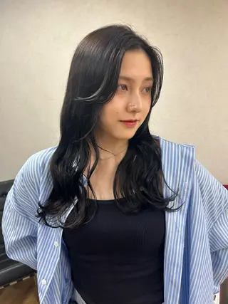 ロング カラー レイヤー/インナー カラー🦋ルイのヘアスタイル