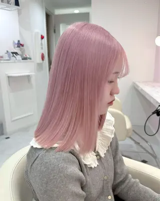 セミロング カラー ハイトーンカラー💞 くるみ🎀のヘアスタイル