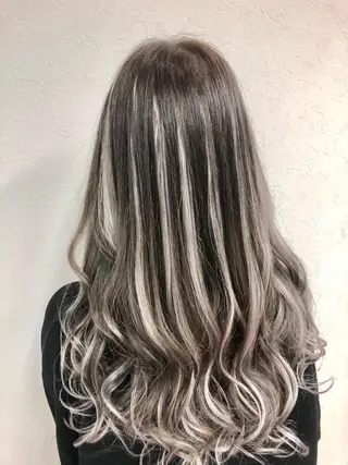 カラー ダブルスキルエクステ /羽エクステ白石宇由のヘアスタイル