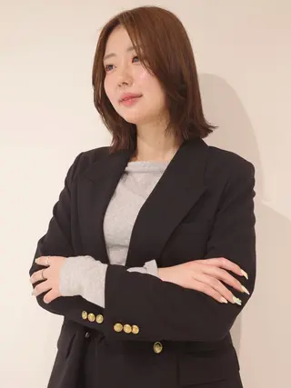 カラー (𝐡)𝐰𝐢𝐦 𝐲𝐮𝐧𝐚のヘアスタイル