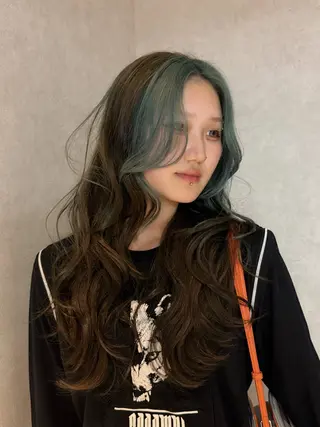 ロング カラー 栄/ミルクティー/ ベージュ/リホナ🧸のヘアスタイル