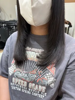 セミロング 髪質改善カラー なーこ💖🌈のヘアスタイル