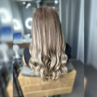 セミロング AYAKA🩵難波♡ 韓国ネイルで可愛く♡のネイルデザイン