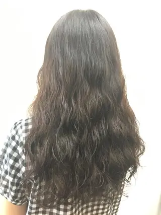 ロング パーマ SHIORI💜口コ ミNo.1艶カラーのヘアスタイル