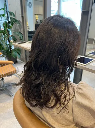 セミロング パーマ うしだ かおるのヘアスタイル