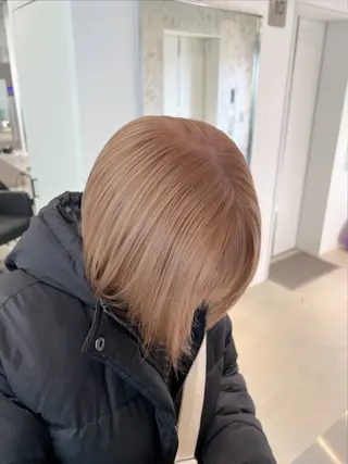 ショート カラー 艶ハイトーン‪‪🔆 ️️️安座間 希のヘアスタイル