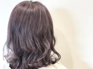 セミロング カラー あべ ゆうかのヘアスタイル