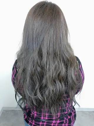 ロング カラー 米山 珠那のヘアスタイル