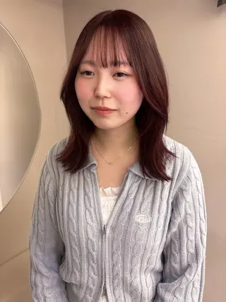 ミディアム カラー yiye shioriのヘアスタイル