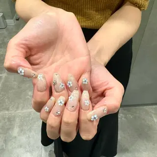 ネイル 橋本 朱里のネイルデザイン