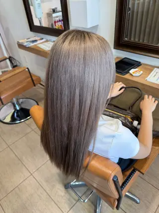 ロング フカモト カエデのヘアスタイル