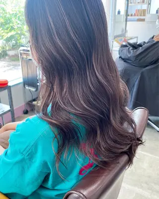 ロング Lit.豊橋 夏目のヘアスタイル