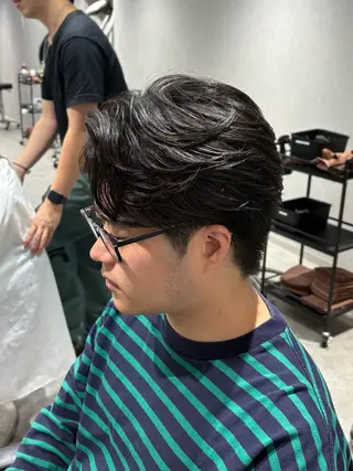 ショート カラー パーマ メンズ 【シャドウパーマ センターパート】義心のヘアスタイル