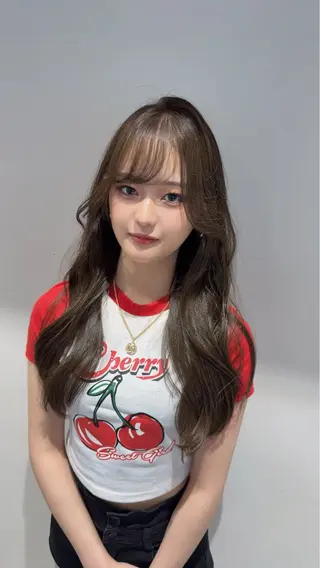 ロング カラー 紅都🫧透明感 水光カラー🫧のヘアスタイル