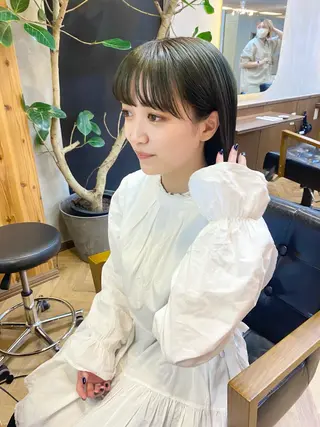 ミディアム デザインカラー/ボブ ブリーチカラー/ユリのヘアスタイル