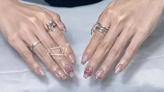 ミディアム Aila Nail ShinOkuboのネイルデザイン