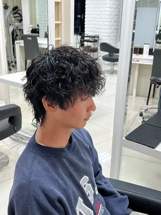 ショート カラー パーマ メンズ 【シャドウパーマ センターパート】義心のヘアスタイル