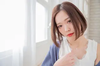 セミロング カラー ヘアケア特化型サロン newi 京橋のヘアスタイル
