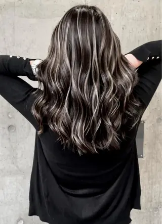 セミロング カラー タナカ タクヤのヘアスタイル