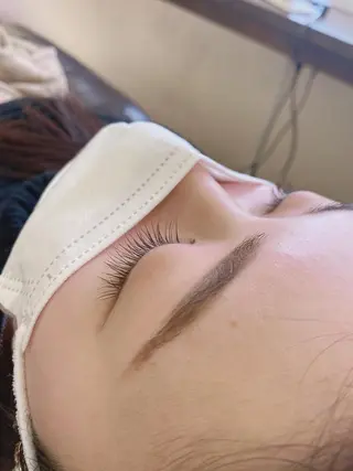 マツエク・マツパ 宮地 亜美のヘアスタイル