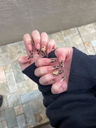 ネイル nail.salon .Reversalのネイルデザイン