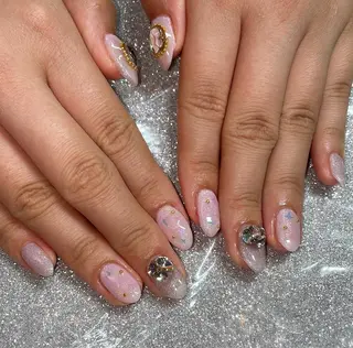 ネイル VIERU 🌈🎀💖のネイルデザイン