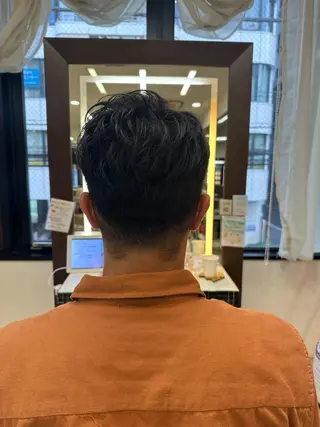 ショート メンズ メンズ特化シャドウパ ーマラウンドマッシュのヘアスタイル