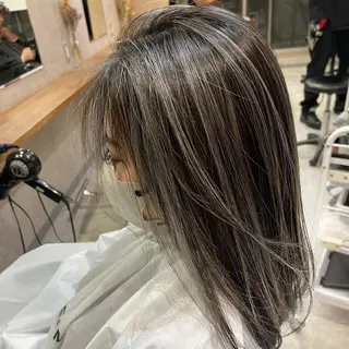 セミロング カラー 松井那津子 /ハイライトブリーチのヘアスタイル