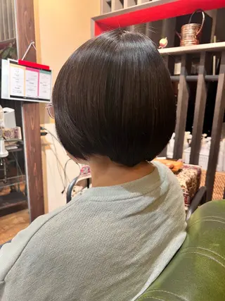 ショート カラー まゆ/髪質改善 ストレート/スパ🫧のヘアスタイル