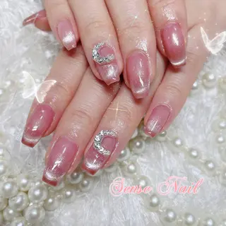 ネイル 🦋 Queenieのネイルデザイン