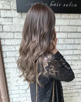 ロング カラー Mikuri 【Little】のヘアスタイル