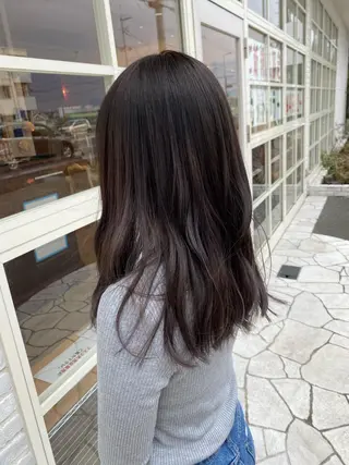 ロング 岡本 真実のヘアスタイル