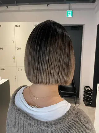 ショート カラー ブリーチ👩‍🦳/ ‪✂︎MANAMIのヘアスタイル