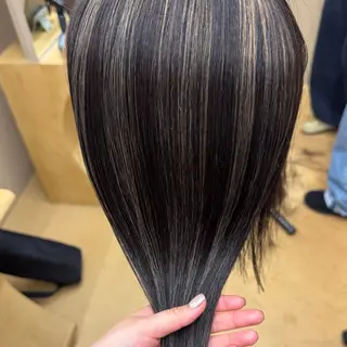 ミディアム カラー hina 🛋️ブリーチカラーのヘアスタイル