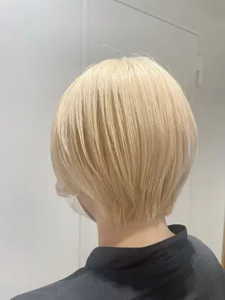 ショート カラー EIGHT新宿 新井彩斗のヘアスタイル