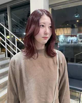 ミディアム カラー 野林 夏帆のヘアスタイル