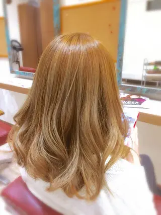 ミディアム カラー 🌈２０年目突入🎉 山口のヘアスタイル