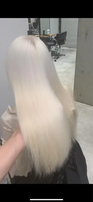 ロング カラー れい🫧 ハイトーン特化のヘアスタイル