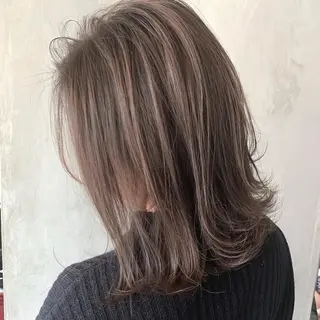 ミディアム カラー なかの たくみのヘアスタイル