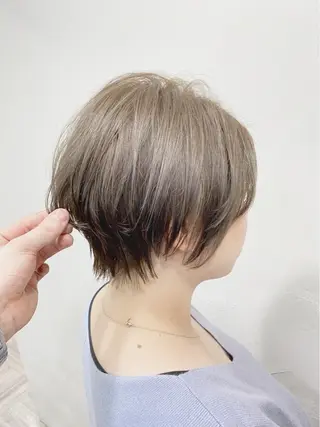 ショート カラー 古林 紘のヘアスタイル