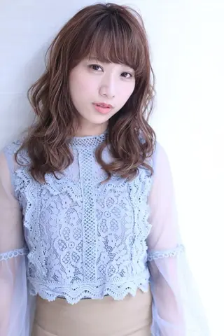 セミロング パーマ 金 順惠のヘアスタイル