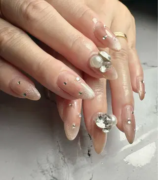 ネイル 新山 聖のネイルデザイン