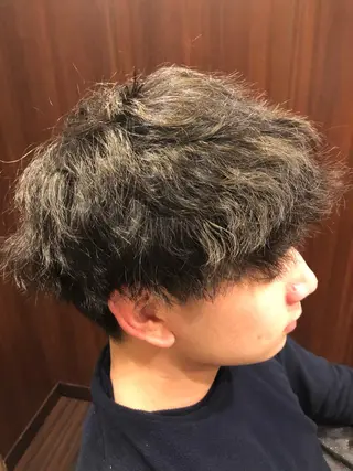 ショート パーマ メンズ 牧 颯斗のヘアスタイル