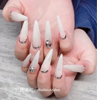 ネイル R inのネイルデザイン